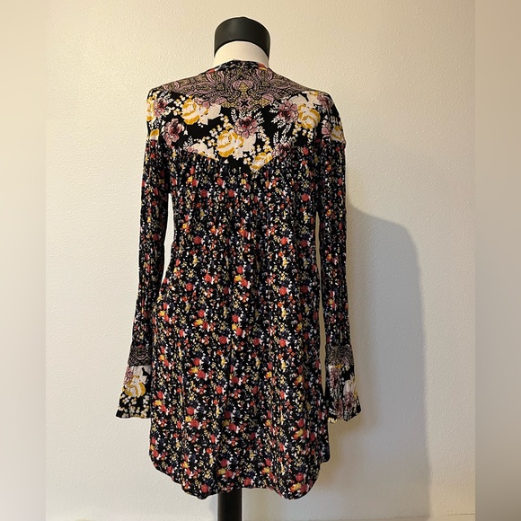Free People Multicolor Patterned Top women’s Size M - Picture 2 of 3